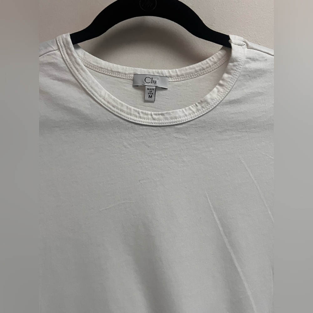 CLU Women’s White Short Sleeve T-Shirt with Ruffle Asymmetrical Hem -Size Medium - Picture 6 of 9